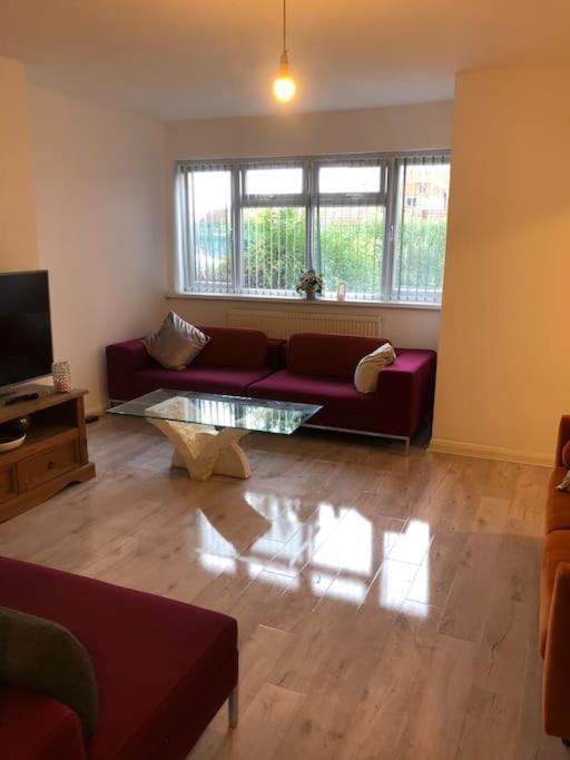 Lovely 3 Bedroom Entire Home With Street Parking - Close To Nec, Bhx Airport - Sleeps 6 Guests Ideal For Contractors & Families Birmingham Buitenkant foto