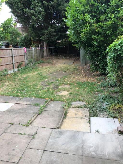 Lovely 3 Bedroom Entire Home With Street Parking - Close To Nec, Bhx Airport - Sleeps 6 Guests Ideal For Contractors & Families Birmingham Buitenkant foto